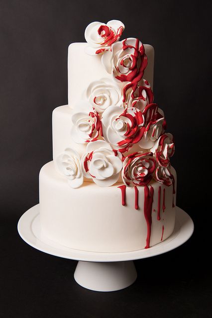gory wedding cake