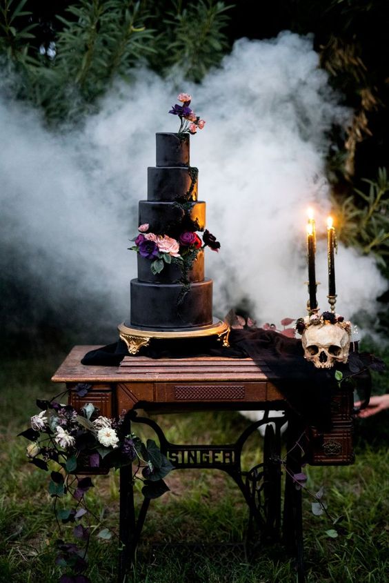 halloween gothic wedding cake